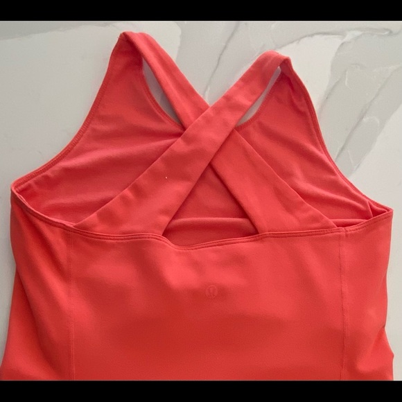 🔥Lululemon Tank Top Size 6🔥 - Picture 3 of 4